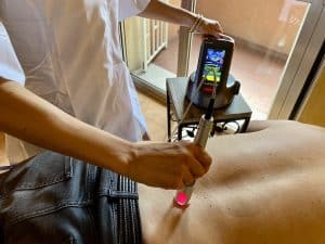 sessione terapia con il laser